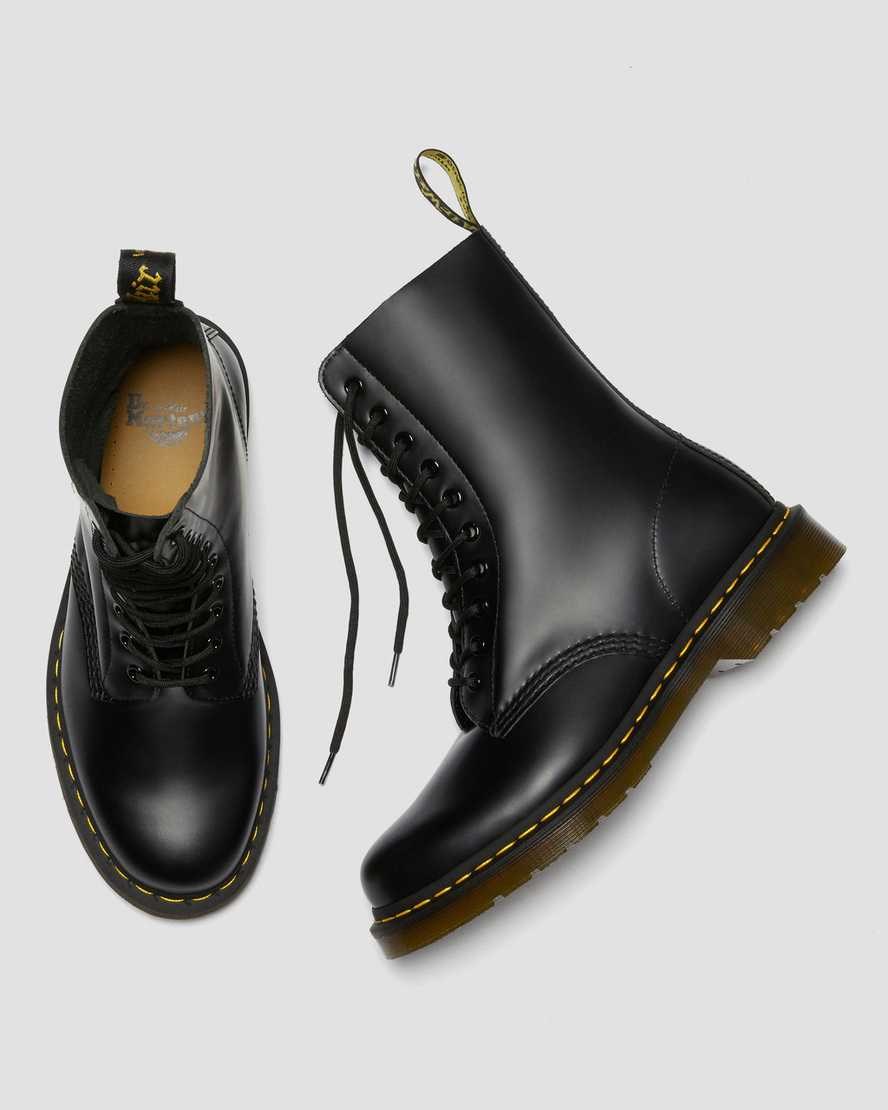 Black Smooth Leather Dr Martens 1490 Smooth Leather Women's Lace Up Boots | 7308-LXSGY