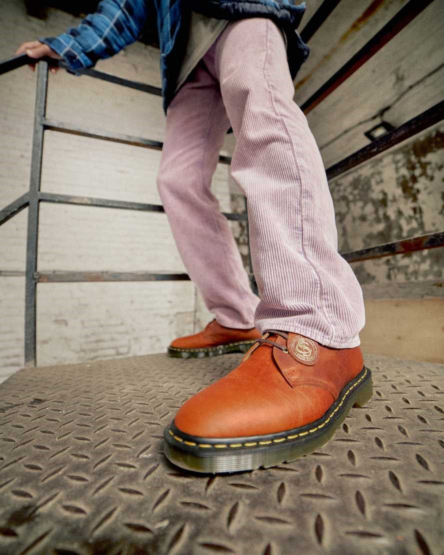 Brown Classic Oiled Shoulder Dr Martens 1461 Made in England Classic Oil Leather Women's Oxford Shoes | 6280-QOBUT