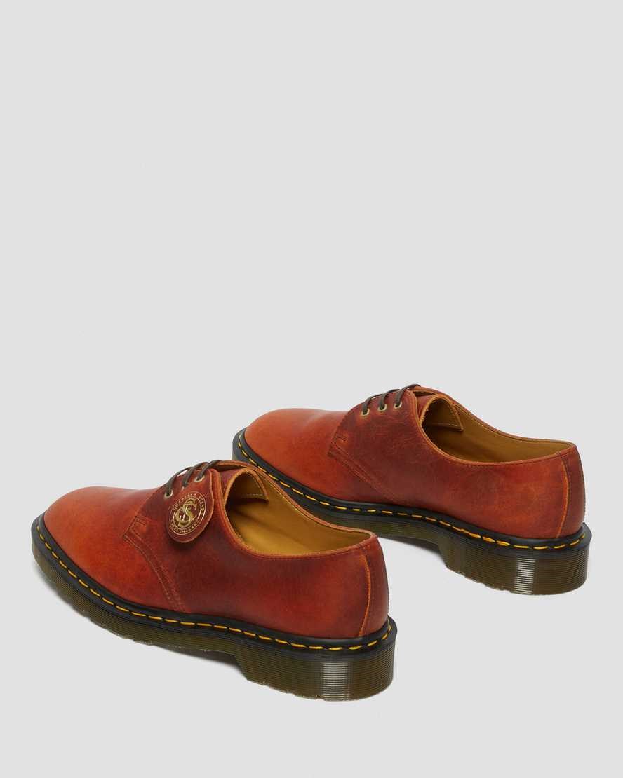 Brown Classic Oiled Shoulder Dr Martens 1461 Made in England Classic Oil Leather Women's Oxford Shoes | 6280-QOBUT