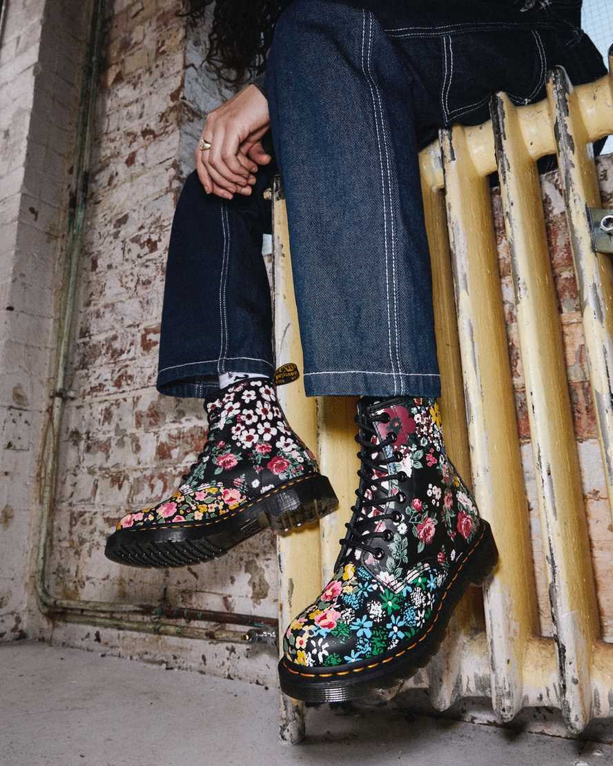 White Floral Mash Up Backhand Dr Martens 1460 Pascal Floral Mash Up Leather Women's Ankle Boots | 5176-LETSB